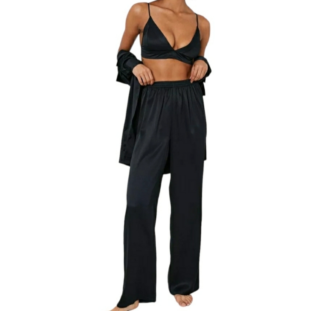 ❣️❣️69.) Satin 3pc Set - Picture 3 of 8